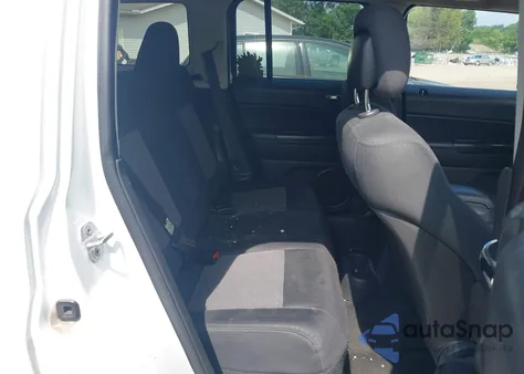 2013 Jeep Patriot Sport z USA, uszkodzony, nr VIN 1C4NJPBA3DD130385